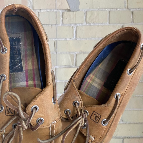 Tan Sperrys - Picture 2 of 7